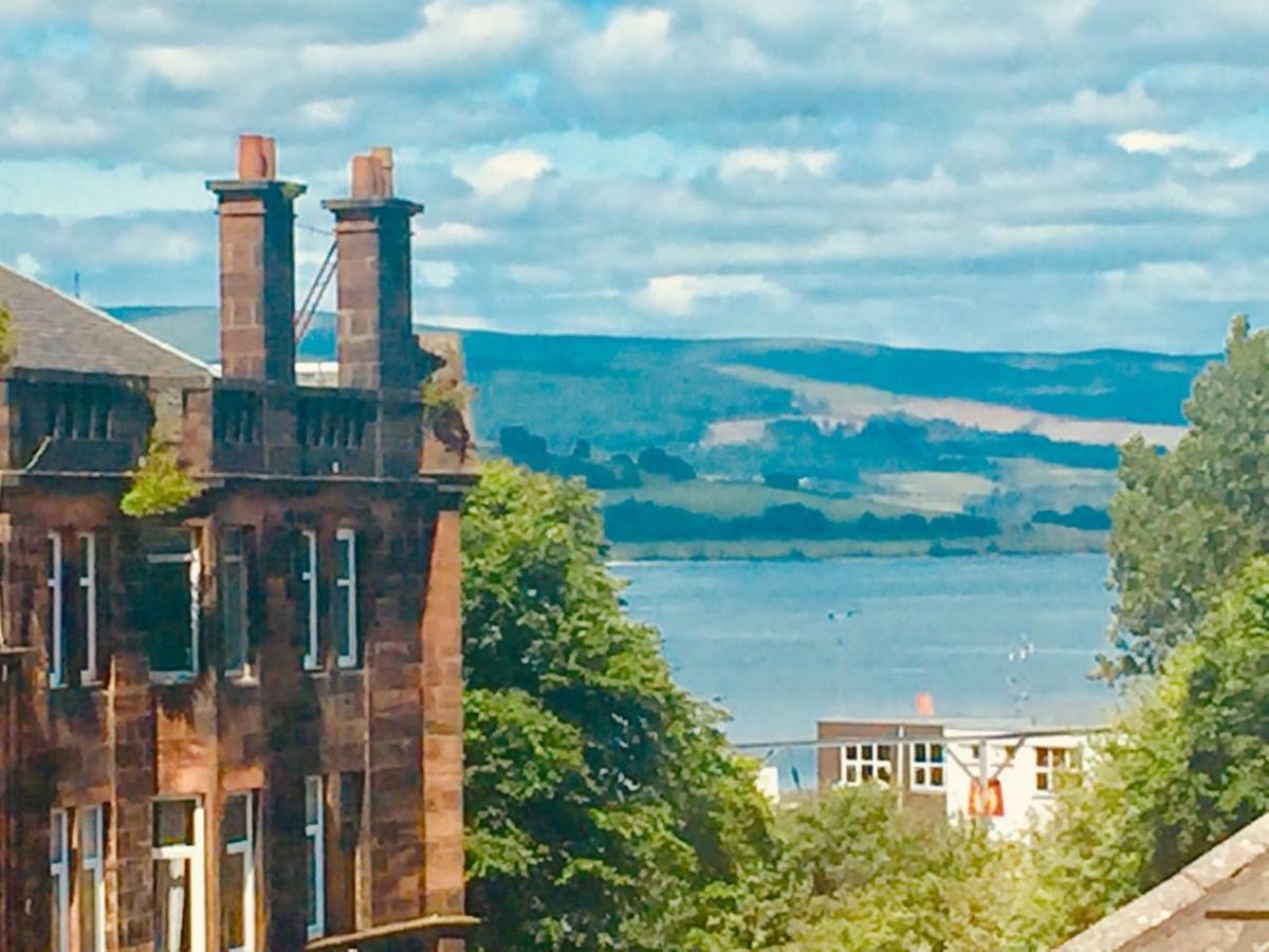 Ferienwohnung The Lion'S Den On Royal Street Gourock Exterior foto